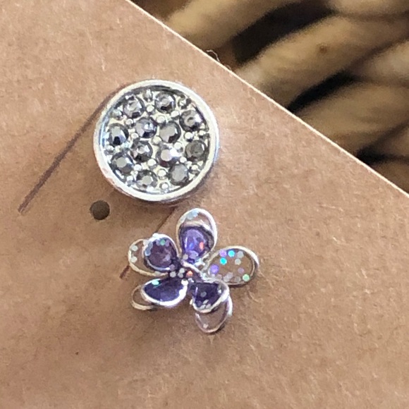 Vintage lot of two pairs stud post earrings - Picture 3 of 3